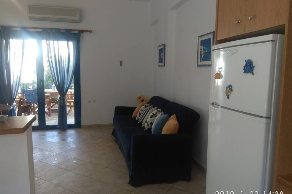 Blue Velvet Apartment Paranimfoi Exterior photo