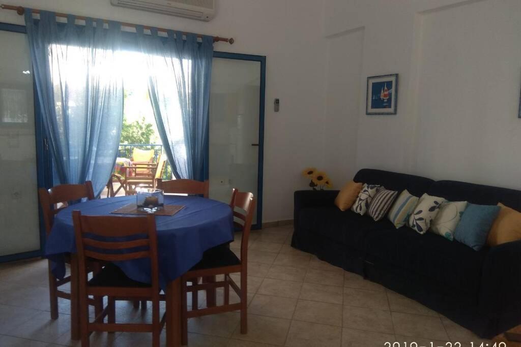 Blue Velvet Apartment Paranimfoi Exterior photo