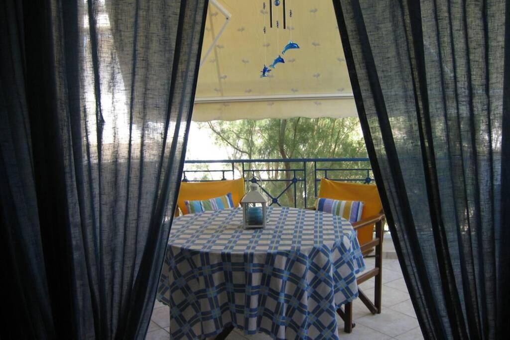 Blue Velvet Apartment Paranimfoi Exterior photo